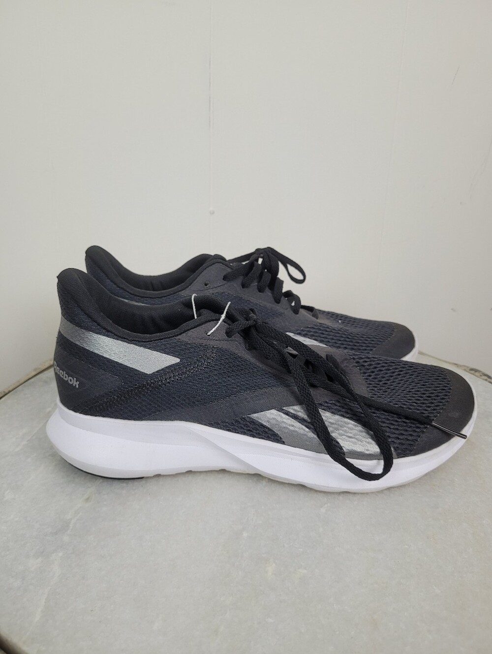 Reebok Women's Size 8 Black & Grey Mesh Lace-Up Athletic Sneakers